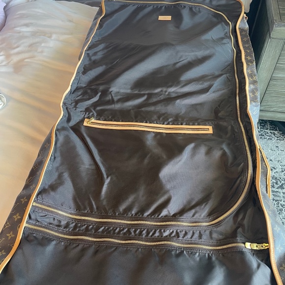 Garment Bag - Picture 1 of 8